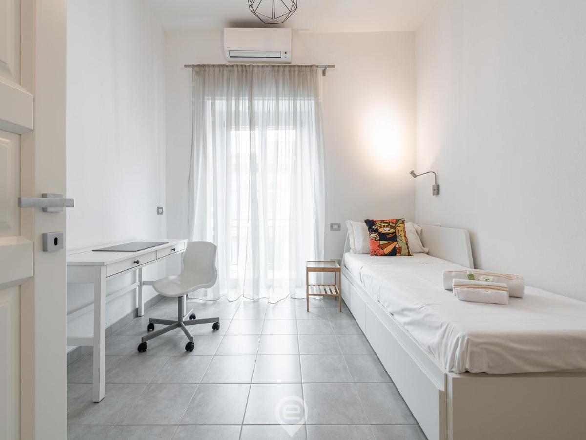 White Gold Apartment Cagliari Bagian luar foto