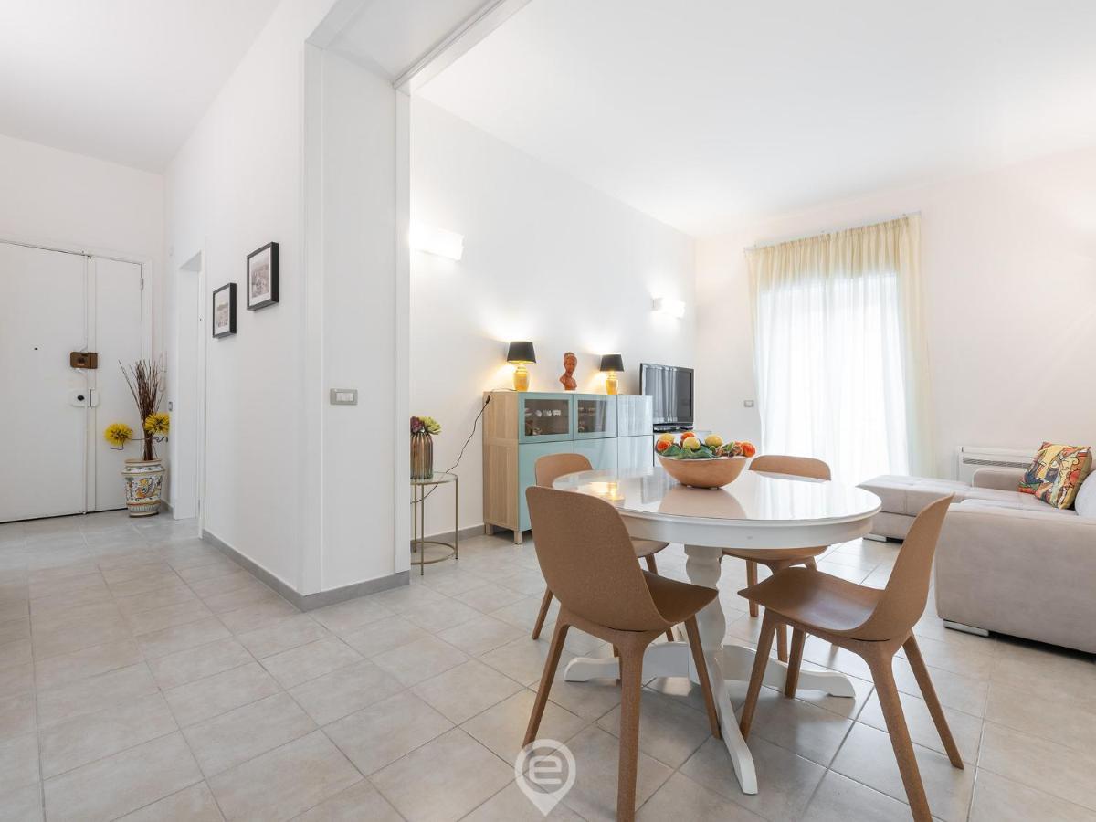 White Gold Apartment Cagliari Bagian luar foto