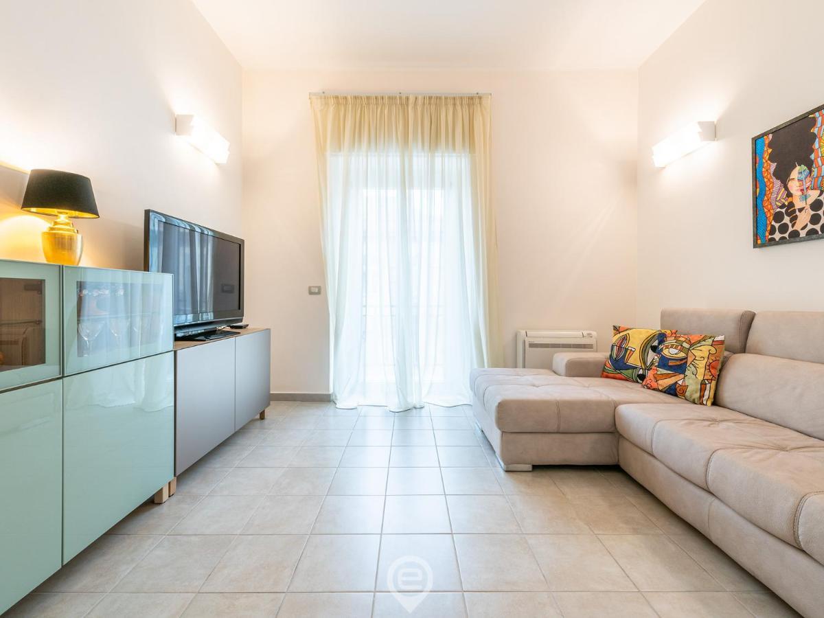 White Gold Apartment Cagliari Bagian luar foto