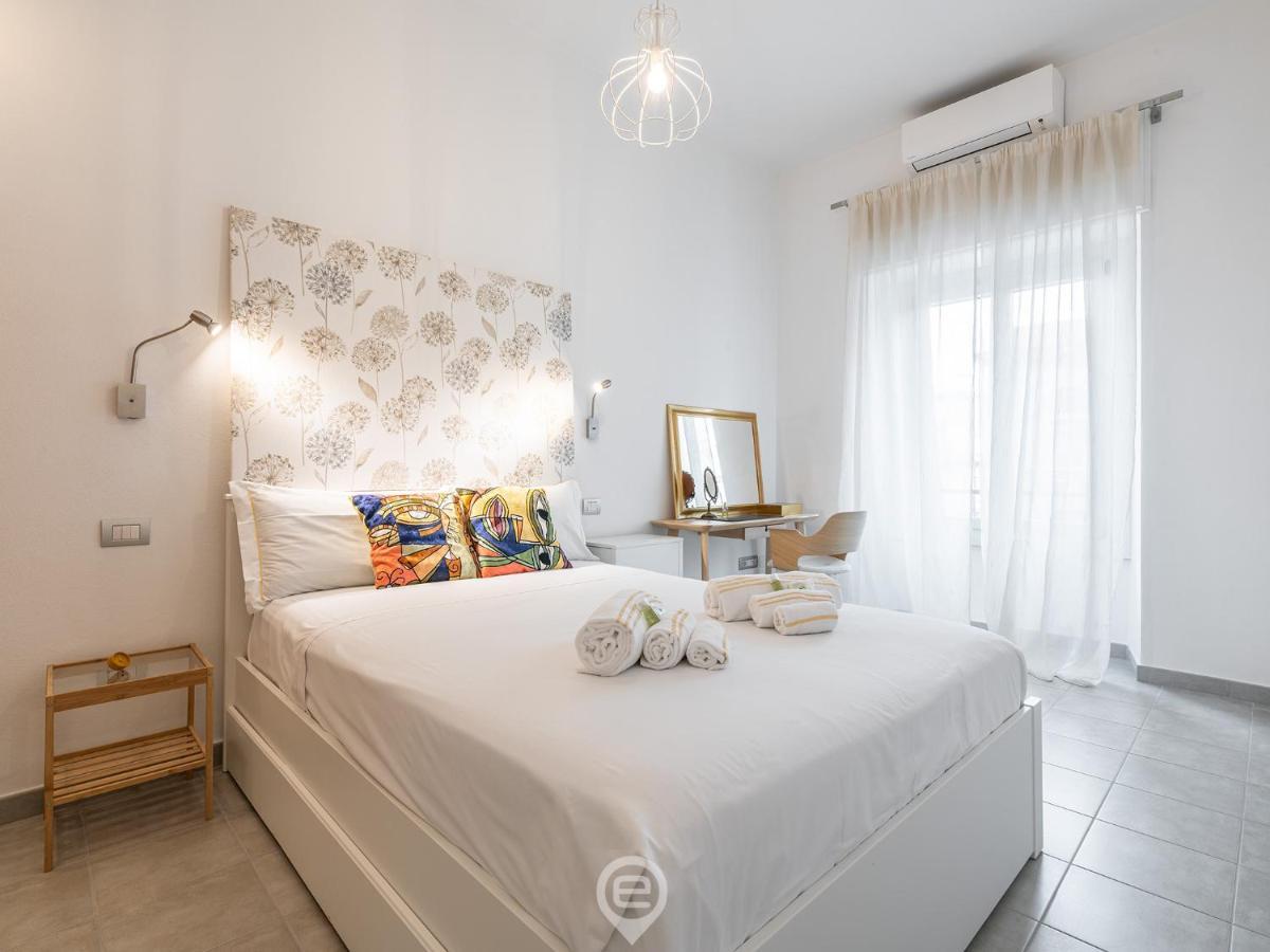 White Gold Apartment Cagliari Bagian luar foto