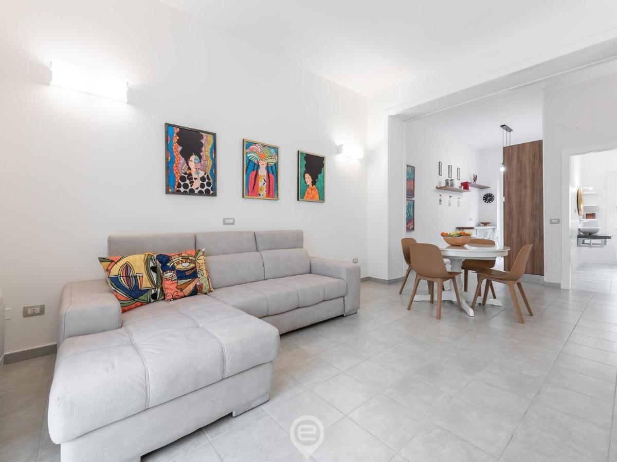 White Gold Apartment Cagliari Bagian luar foto