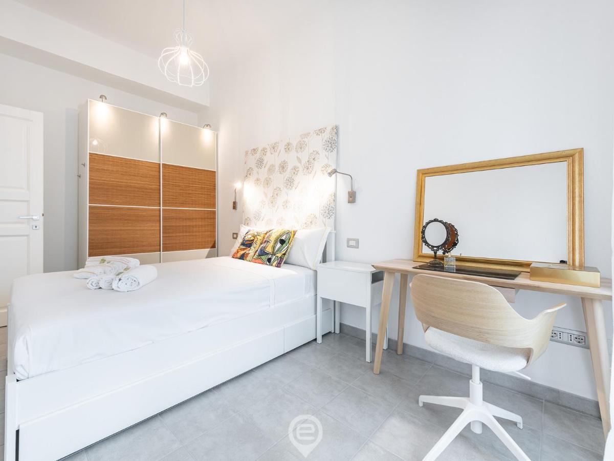 White Gold Apartment Cagliari Bagian luar foto