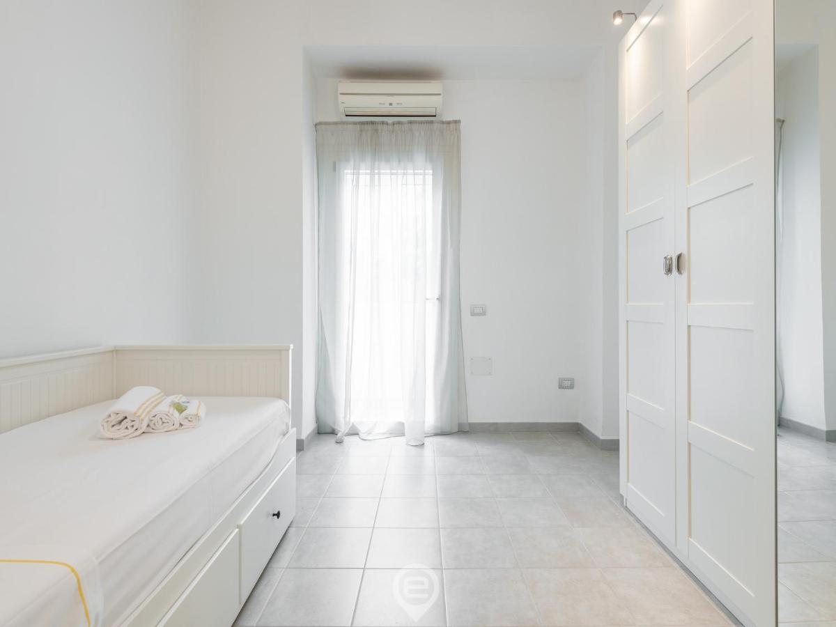 White Gold Apartment Cagliari Bagian luar foto