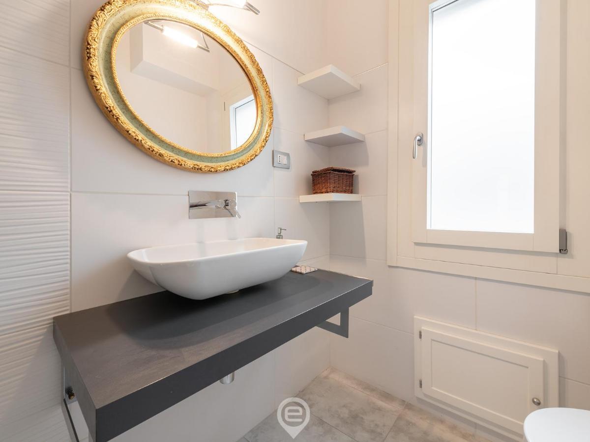 White Gold Apartment Cagliari Bagian luar foto